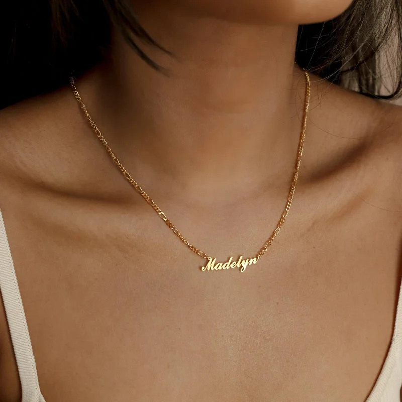 Minimalist wave necklace-Carrie Name Necklace in Figaro Chain