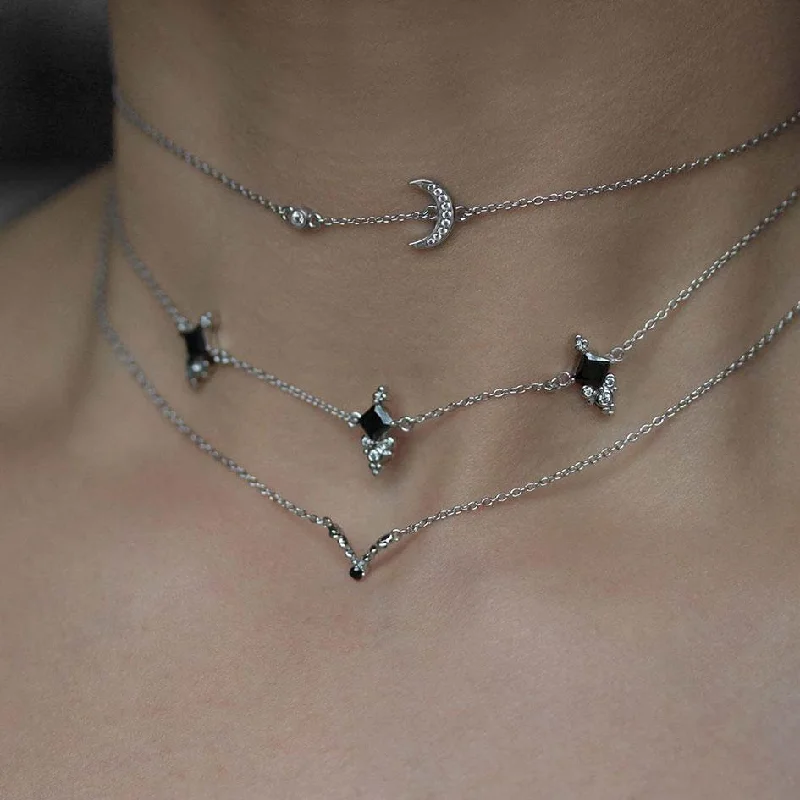 Curved gem necklace-DYNASTY. Black Spinel Trilogy Chain Choker - Silver